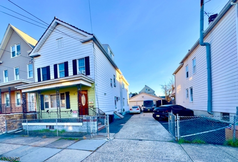 14 Niles St, Elizabeth City, NJ 07202 ERA