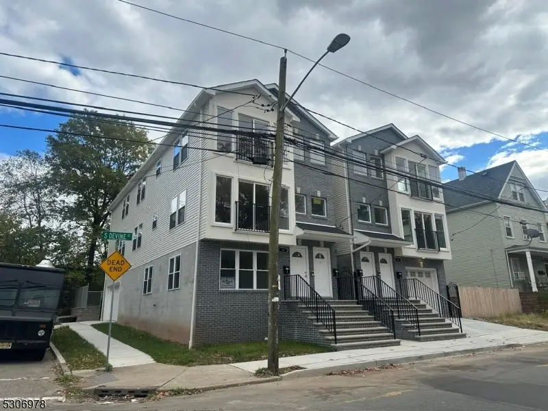 82 S Devine Street, Newark, NJ 07106 - Image #2