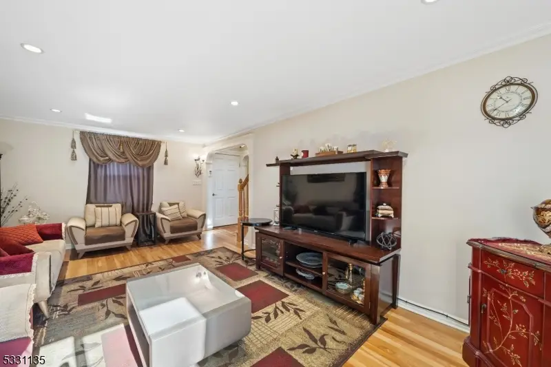 71 Fernwood Ct, Clifton, NJ 07011 - Image #2