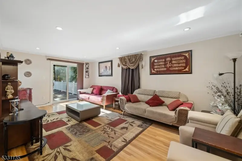 71 Fernwood Ct, Clifton, NJ 07011 - Image #3