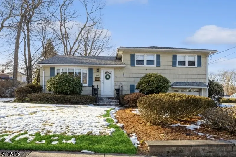 36 Hemlock St, Waldwick, NJ 07463 - #1