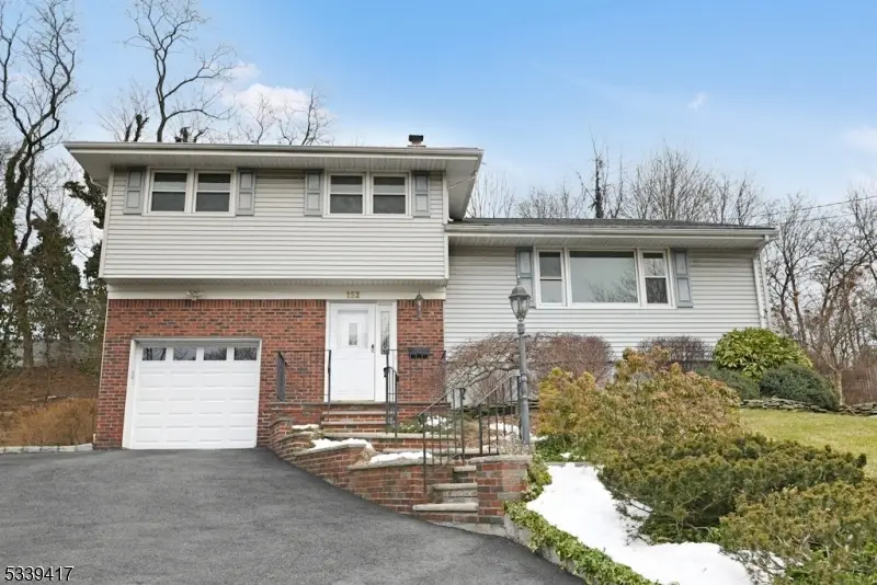 152 Broadview Ter, Paramus, NJ 07652 - #1