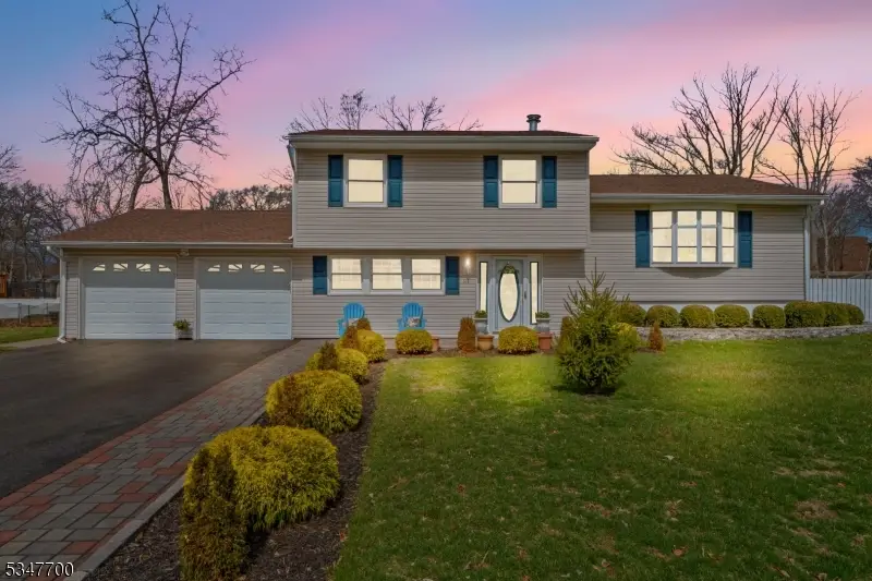 817 Ellis Pkwy, Davie, NJ 08854 - Image #1