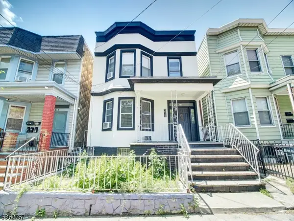 215 52nd St, West New York Town, NJ 07093