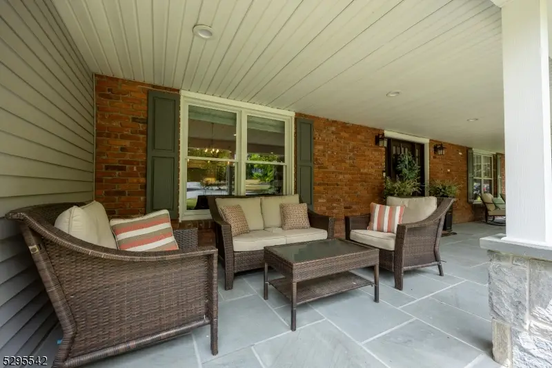 18 Marguerite Ln, Towaco, NJ 07045 - Image #2