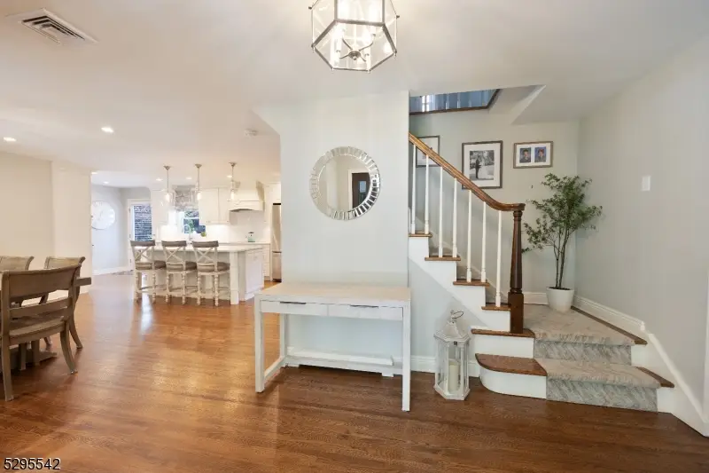 18 Marguerite Ln, Towaco, NJ 07045 - Image #3