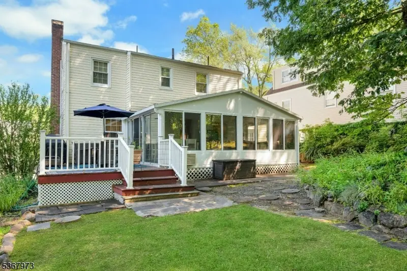 8 Roosevelt Ter, Livingston, NJ 07039 - Image #1