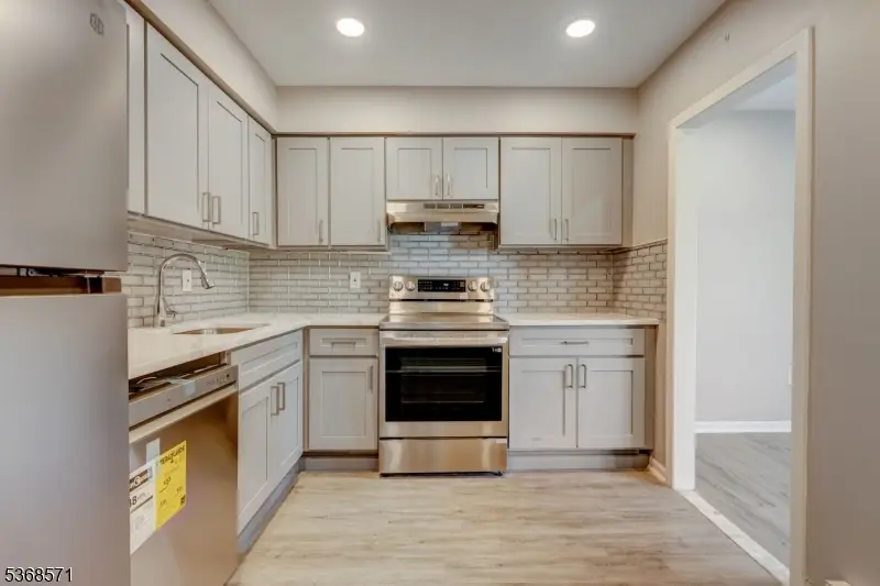 186 Park St, East Orange, NJ 07017 - Image #1