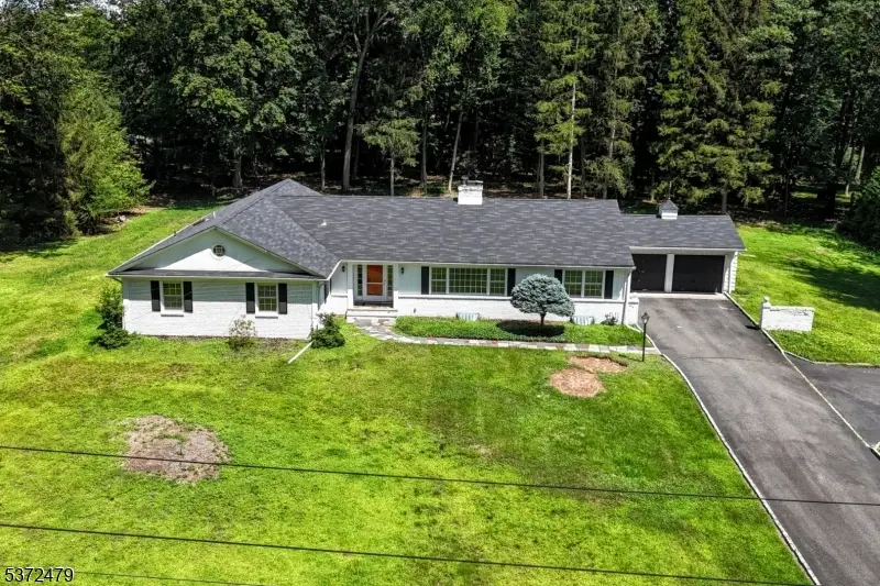 47 Twin Brooks Rd, Saddle River, NJ 07458 - Image #1