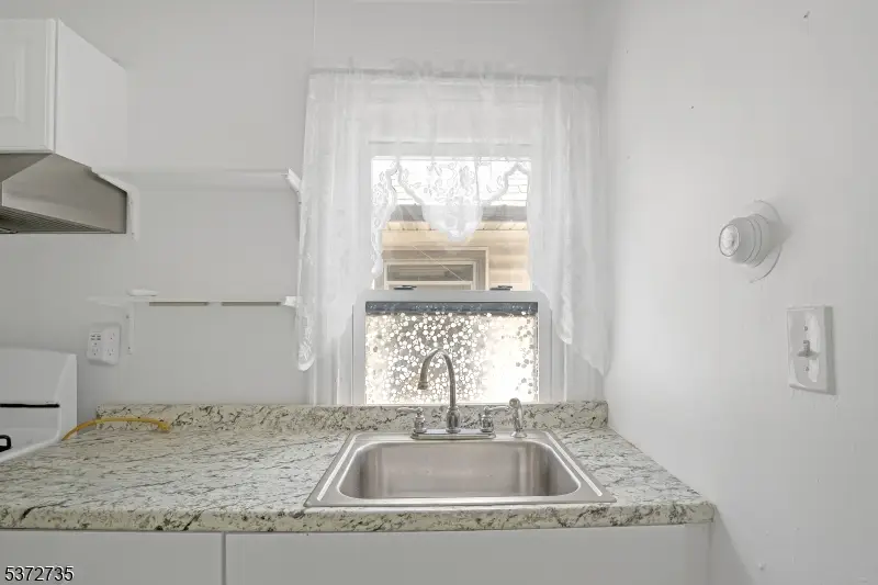 28 Grant Ave, Harrison, NJ 07029 - Image #3