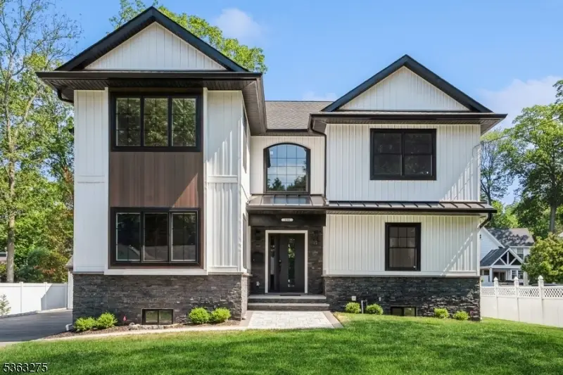 890 Oradell Ave, Oradell, NJ 07649 - Image #1