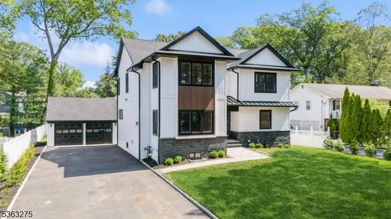 890 Oradell Ave, Oradell, NJ 07649 - Image #2