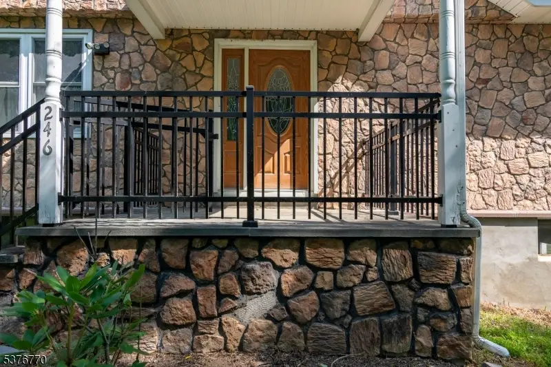 246 Millbrook Rd, Harmony Township, NJ 07882 - Image #2