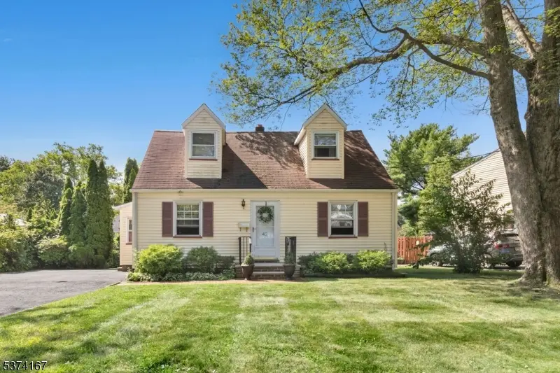 42 Alice Lane, Clark, NJ 07066 - Image #1