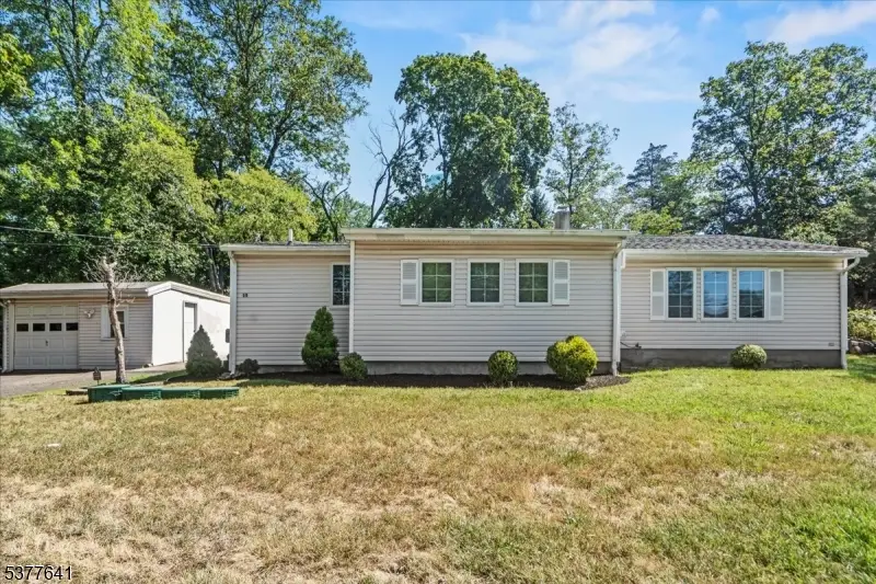 15 Dalewood Rd, Wayne, NJ 07470 - Image #2