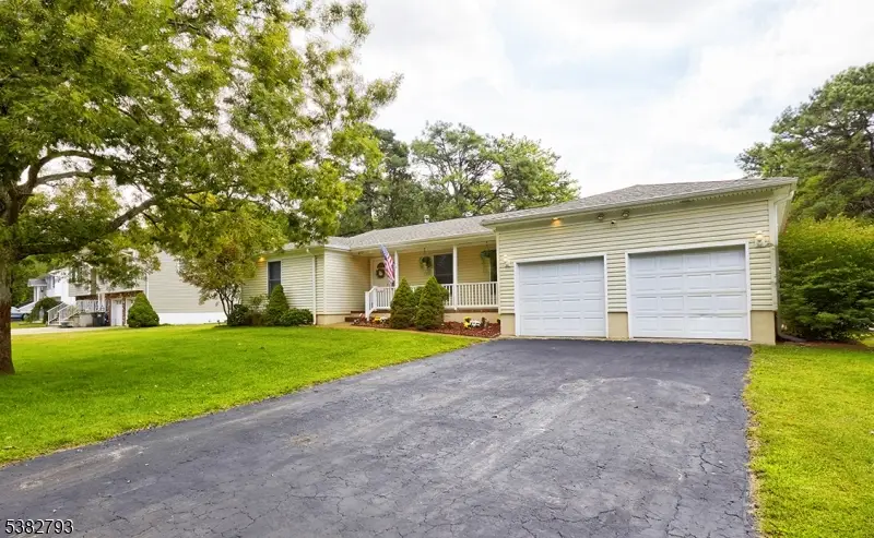 402 Frank Applegate Rd, Jackson, NJ 08527 - Image #1