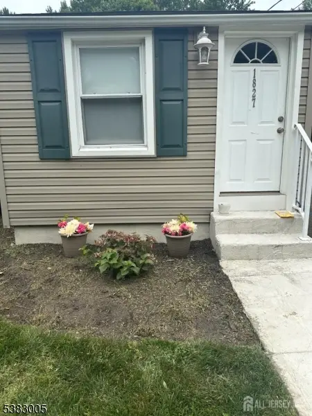 1827 Oak Rd, North Brunswick Twp., NJ 08902