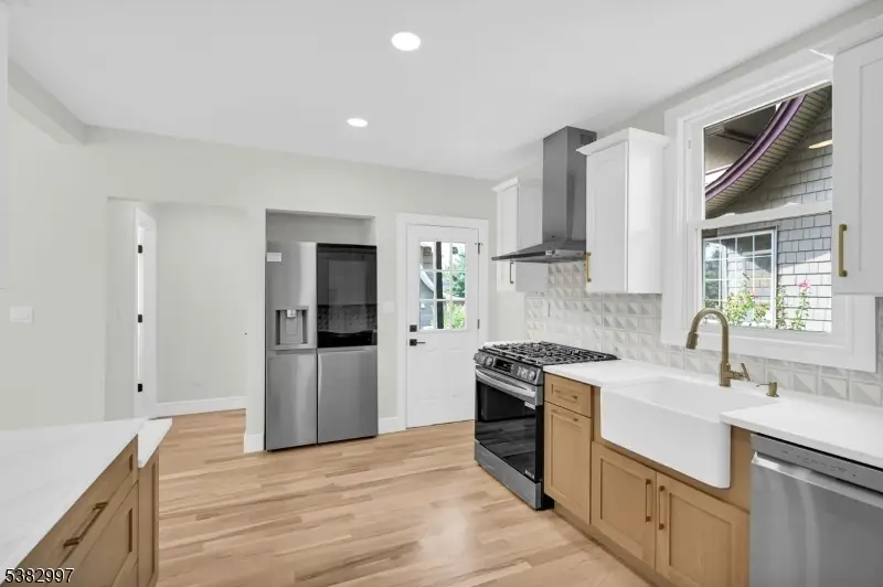 195 Sylvan St, Rutherford, NJ 07070 - Image #2