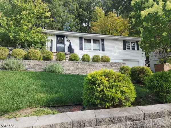 134 Rafkind Rd, Bloomingdale Boro, NJ 07403