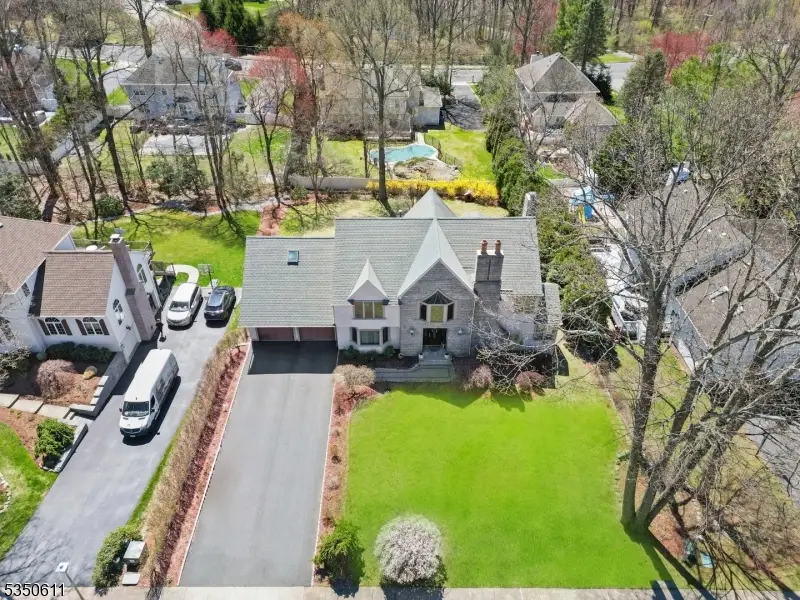 39 Lenox Rd, Rockaway Township, NJ 07866 - Image #3
