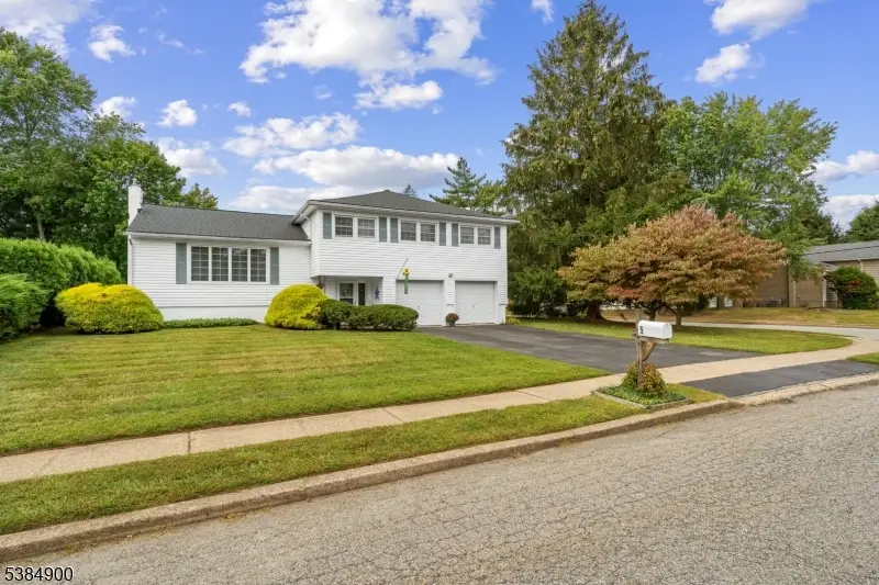 5 Joyce Dr, Succasunna, NJ 07876 - Image #1