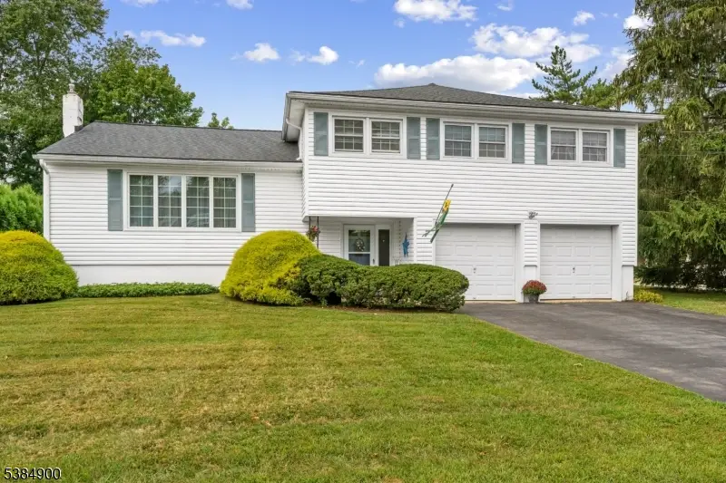 5 Joyce Dr, Succasunna, NJ 07876 - Image #2