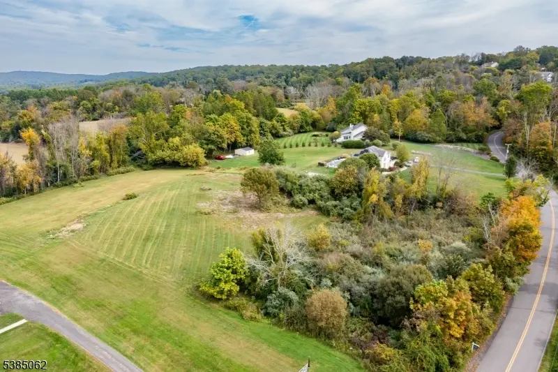 17 Asbury Rd, Vienna, NJ 07840 - Image #3