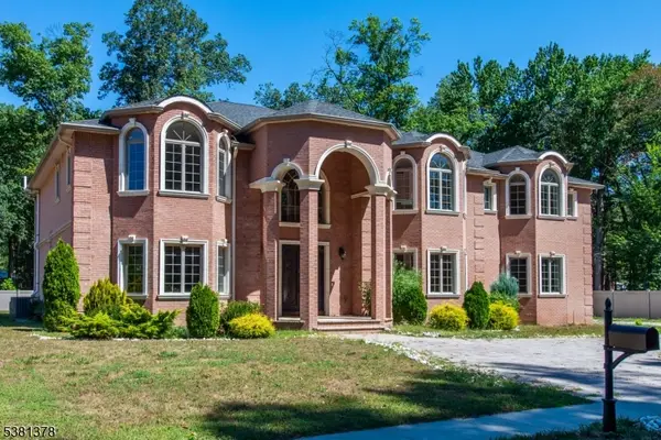 1 Sipporta Ln, Paramus Boro, NJ 07652