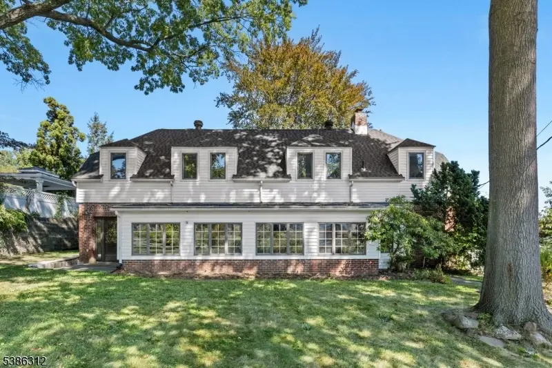 16 Lynn Dr, Clifton, NJ 07013 - Image #1