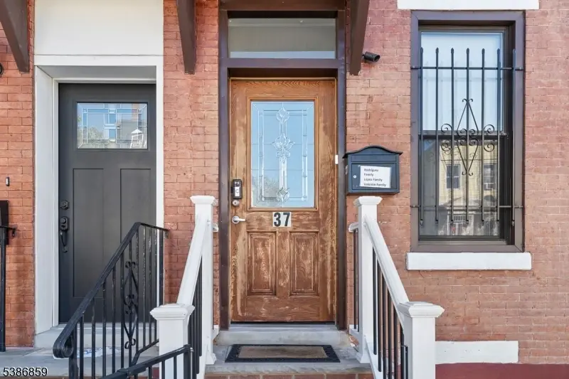 37 Emmet St, Newark, NJ 07114 - Image #3
