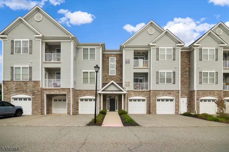 43 Elston Ct #301, Bloomfield, NJ 07420 - Image #2