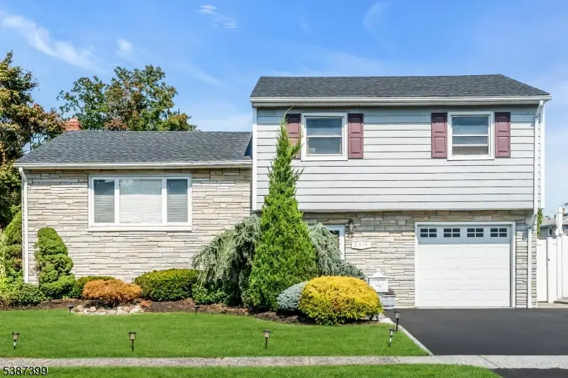 2316 Old Grove Rd, Linden, NJ 07036 - Image #2