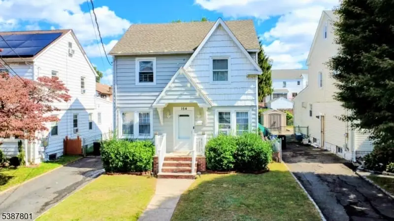 154 Carpenter St, Belleville, NJ 07109 - Image #1