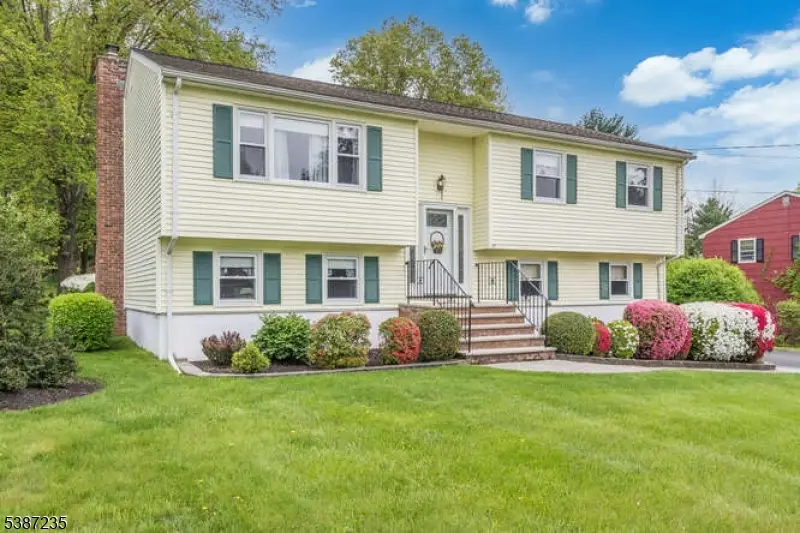 17 Meadow Ln, Beattystown, NJ 07840 - Image #1