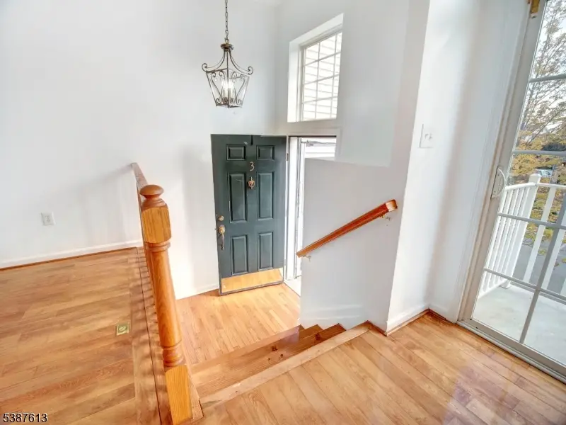 3 Atlas Ct, Jersey City, NJ 07305 - Image #2