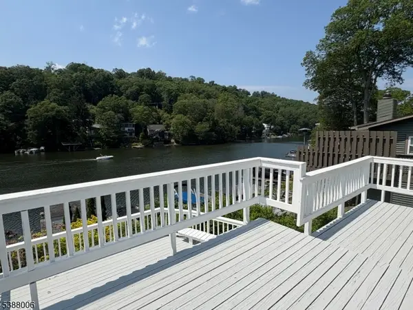 38 W River Styx Rd, Hopatcong Boro, NJ 07843