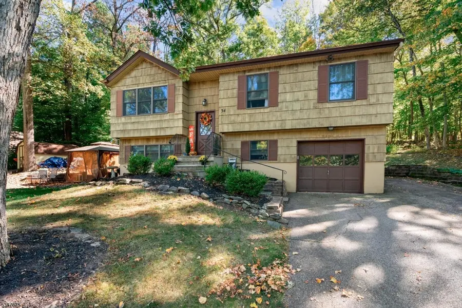 34 Hillsdale Dr, Vernon Township, NJ 07461 - Image #2