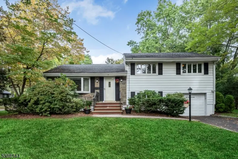 15 Linden Rd, Ho Ho Kus, NJ 07423 - Image #1