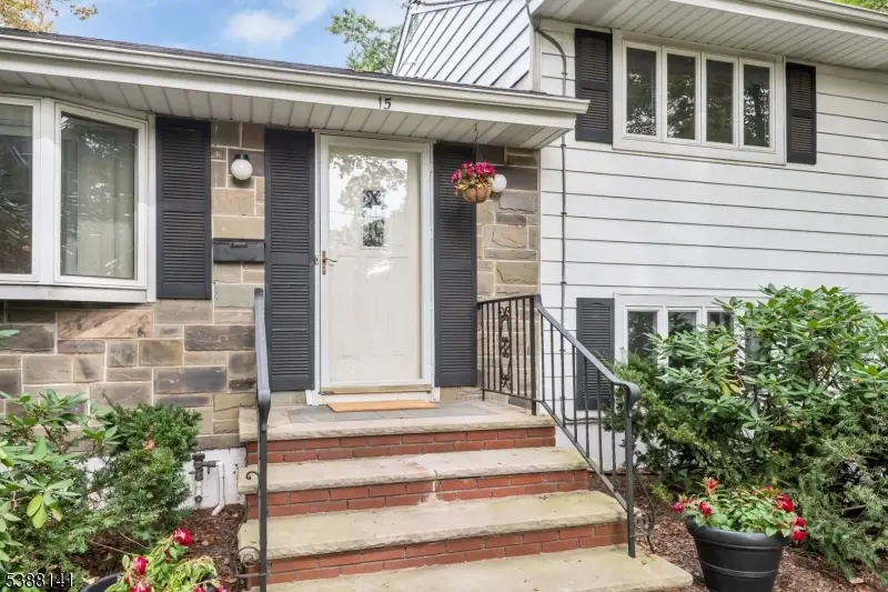 15 Linden Rd, Ho Ho Kus, NJ 07423 - Image #3