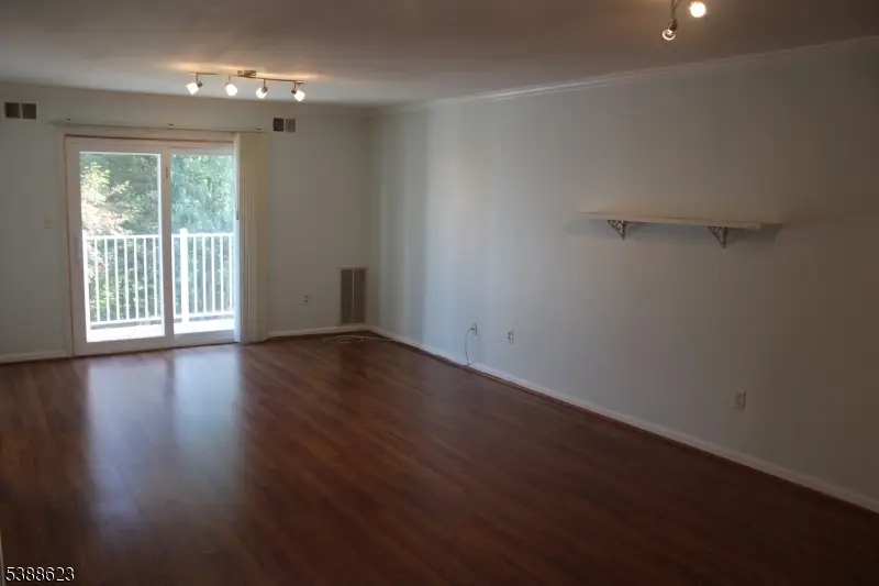 46 Crestview Ln, Mount Arlington, NJ 07856 - Image #3