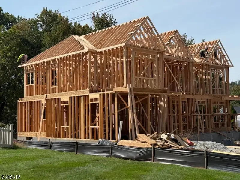 36 Terrace Rd, New Providence, NJ 07974 - Image #2