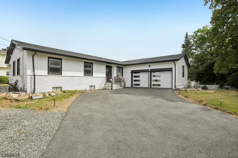 112 Park Pl, Pompton Lakes, NJ 07442 - Image #3