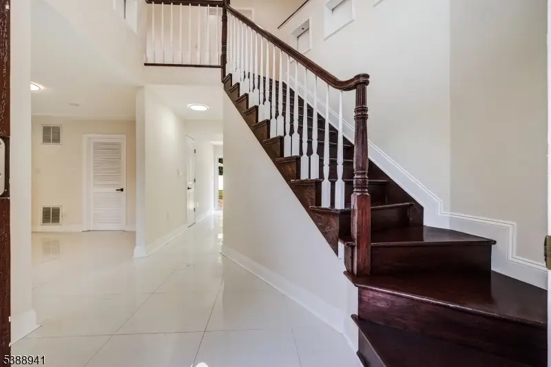 8 Stephenville Pkwy, Edison, NJ 08820 - #2