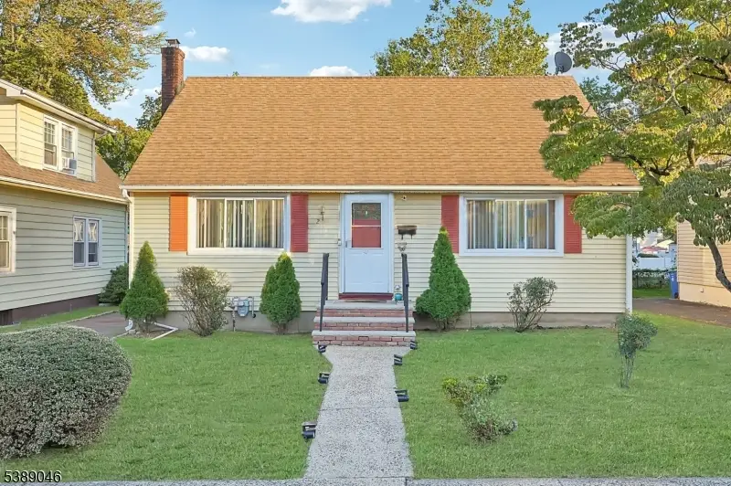 212 N Jackson Ave, North Plainfield, NJ 07060 - Image #1