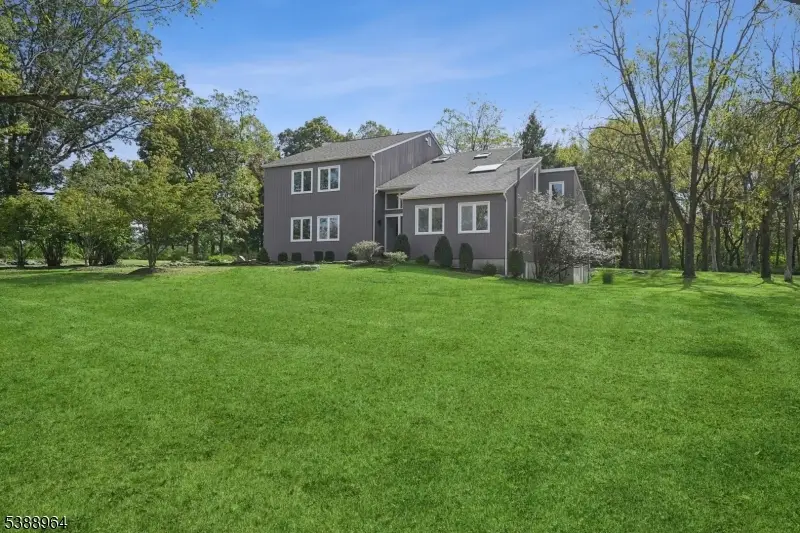 6 W View Dr, Raritan Township, NJ 08822 - Image #2