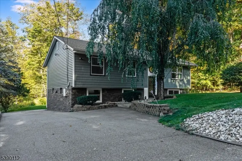 33 Tanglewood Dr, Vernon Township, NJ 07422 - Image #2