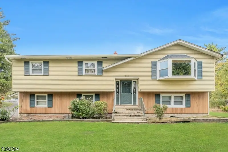 305 Wykertown Rd, Frankford, NJ 07461 - Image #2