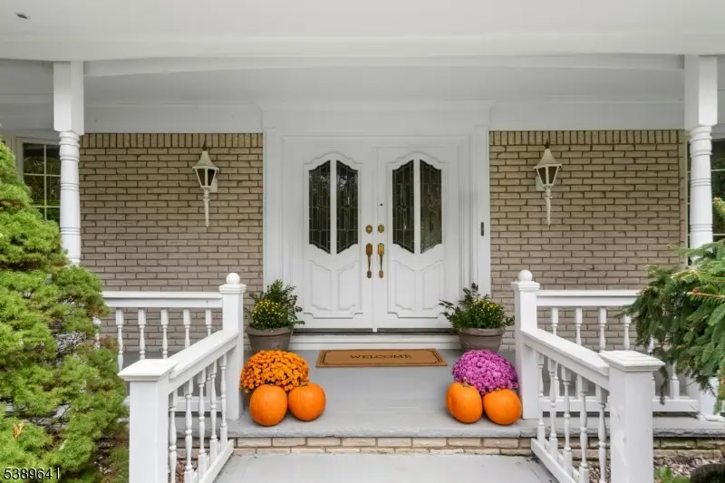 232 Beechwood Ct, Mountainside, NJ 07092 - Image #3