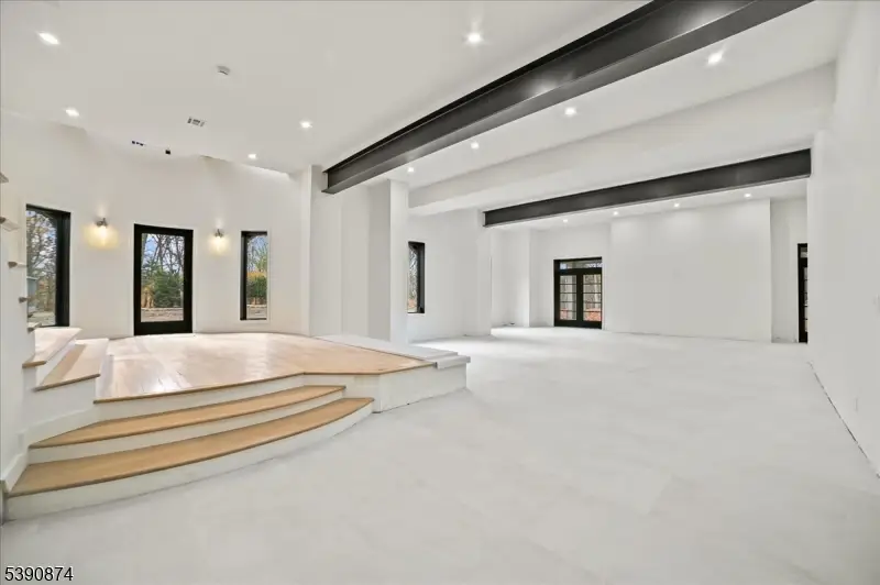 136-2 Mount Harmony Rd, Bernardsville, NJ 07924 - Image #3