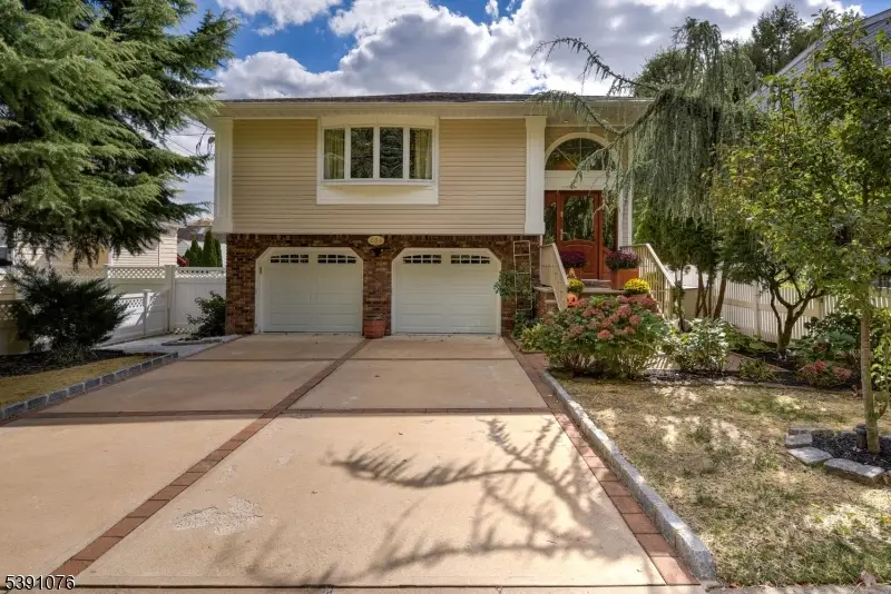 204 Gilbert Ave, Elmwood Park, NJ 07407 - Image #1